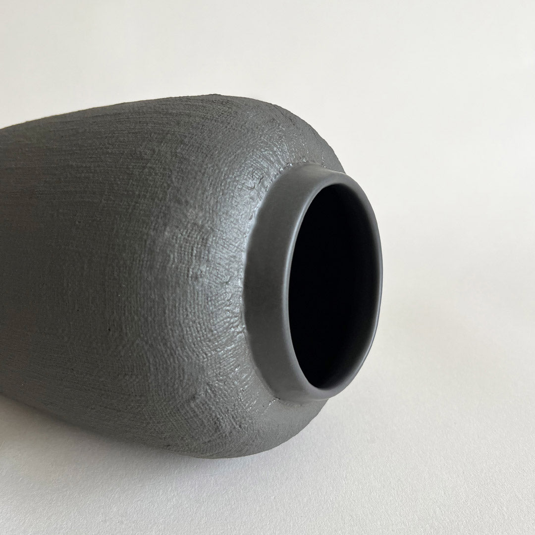 Yuta Large Ceramic Vase - Black