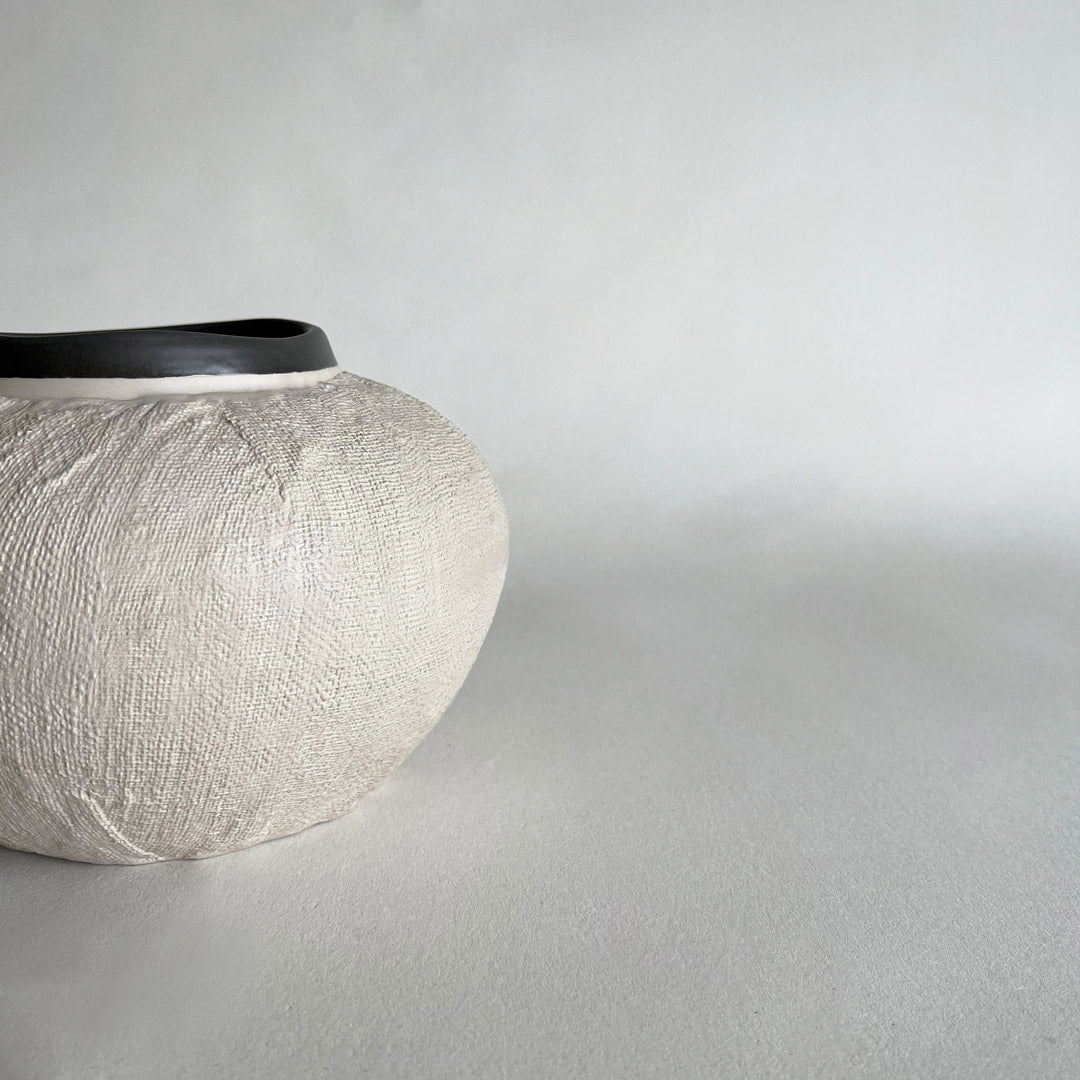 Yuta Medium Ceramic Vase - Charcoal & Beige
