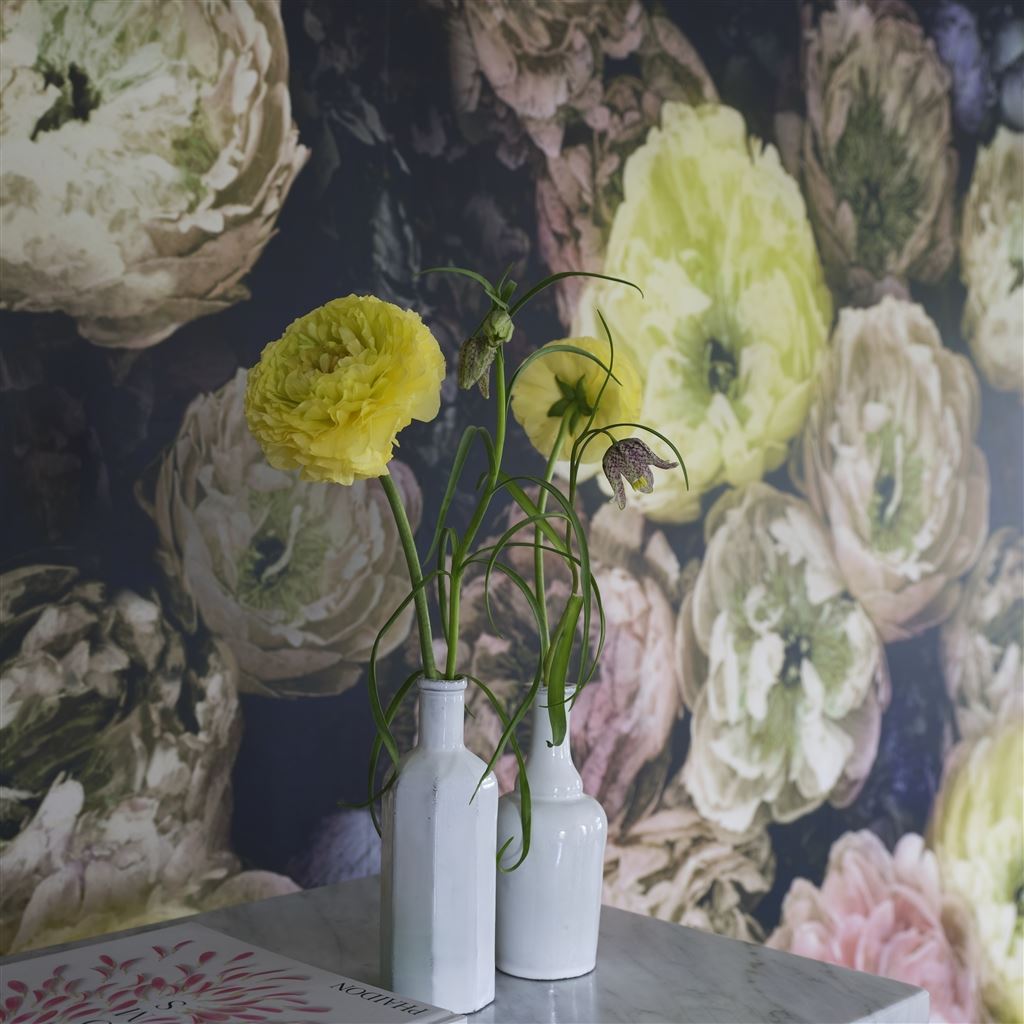 Le Poeme De Fleurs Wallpaper - Midnight - Designers Guild