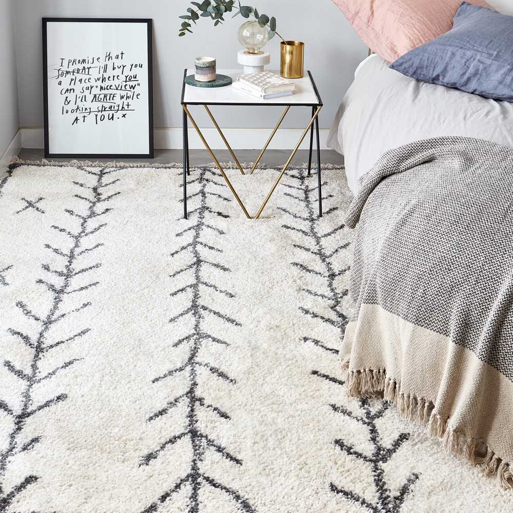 Berber Style Shaggy Rug - Cream Arrow