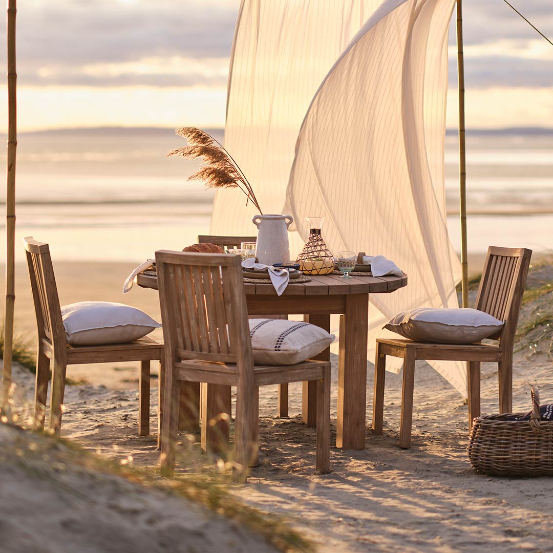 Porthallow Round Dining Table