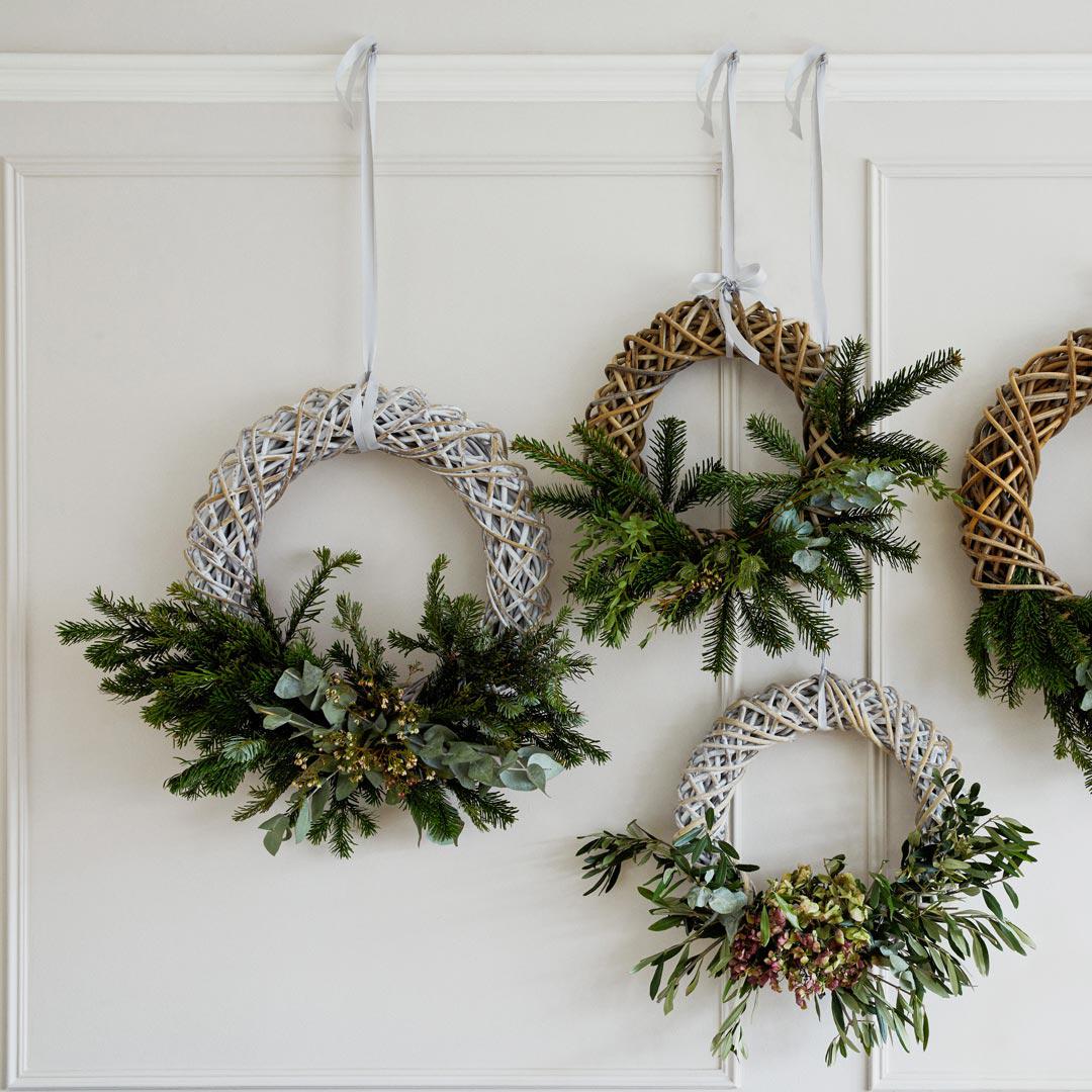 Rattan Round Wreath - White