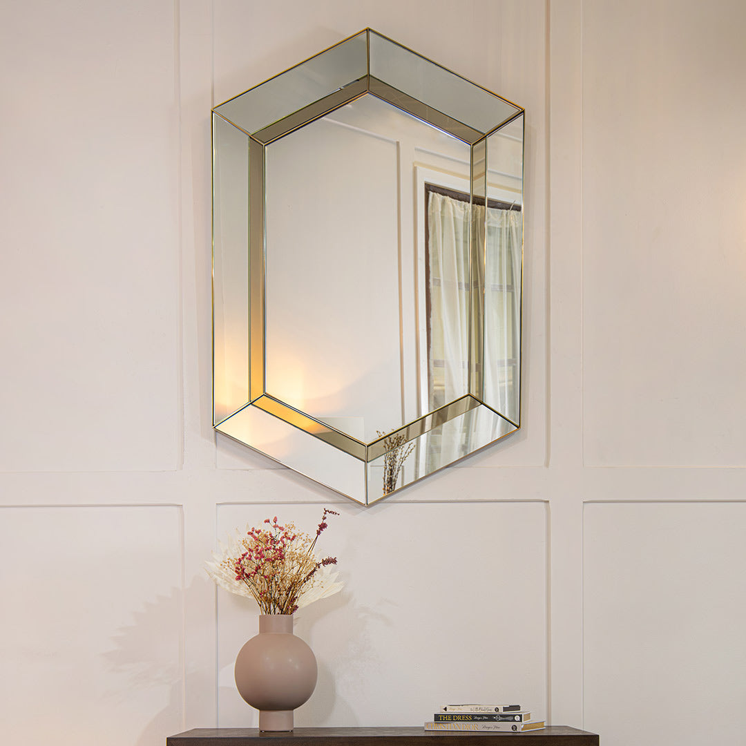 Vera Mirror