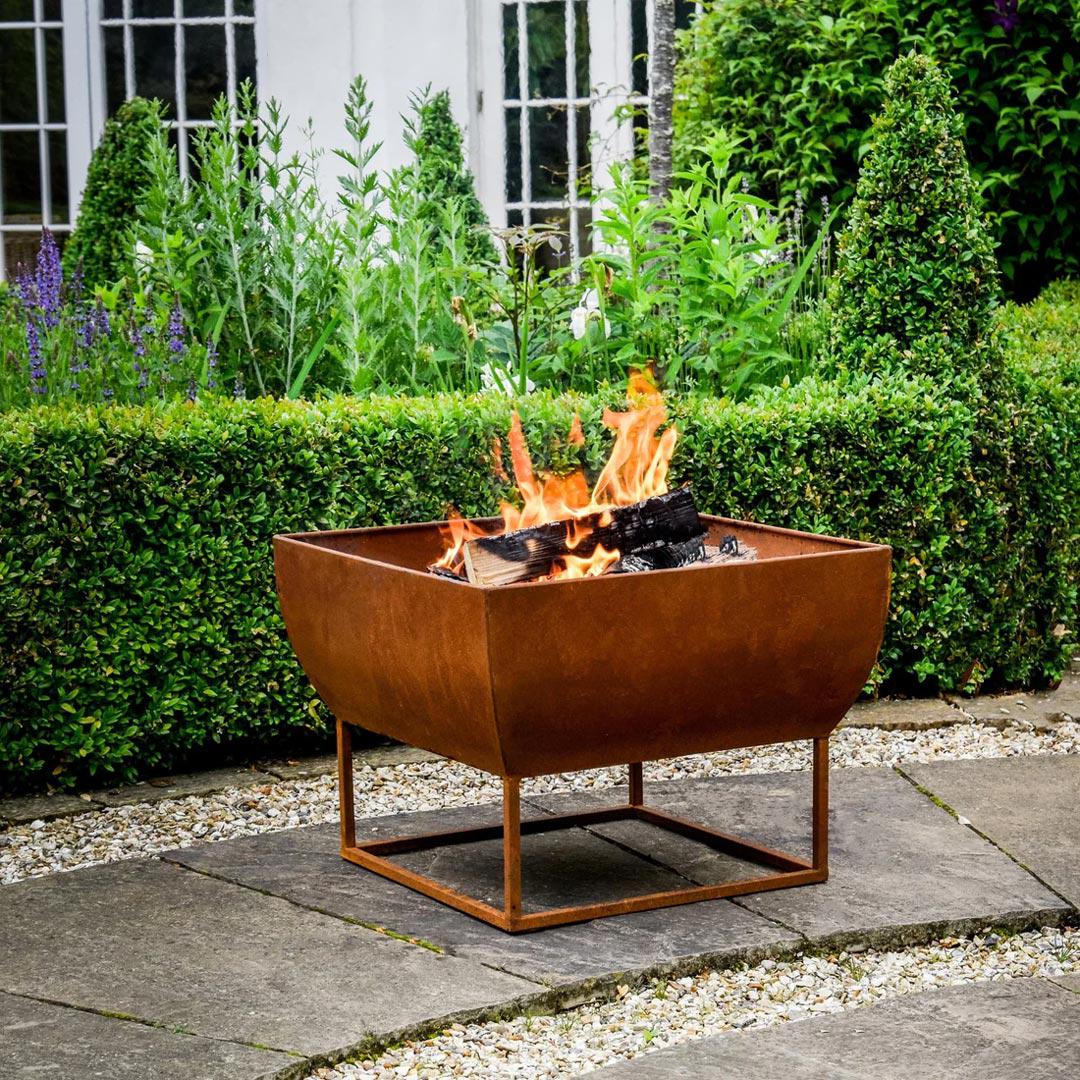 Windermere Large Fire Pit - Rust Iron