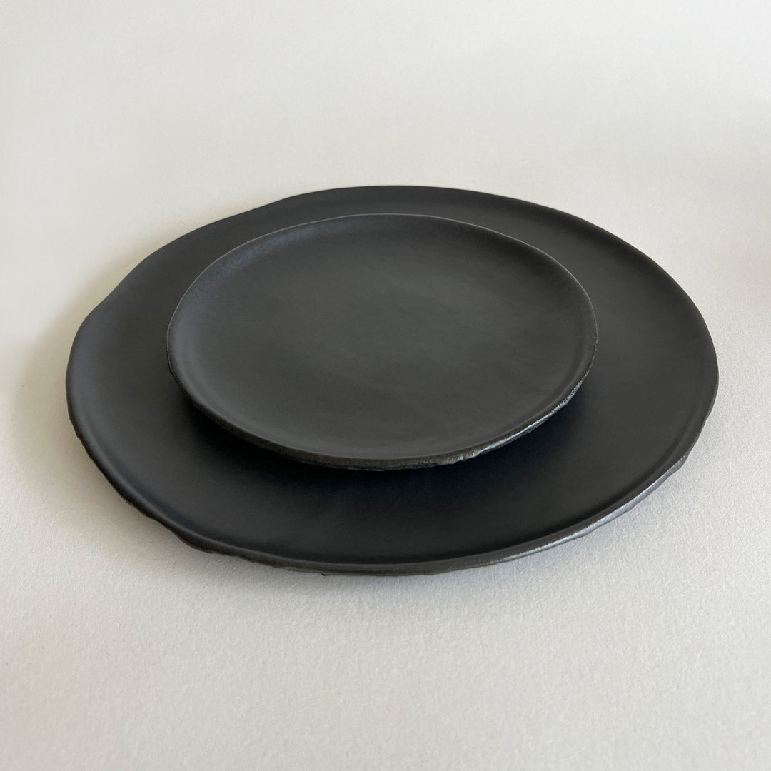 YUTA Ceramic Dinnerware Set - Black - Koti London