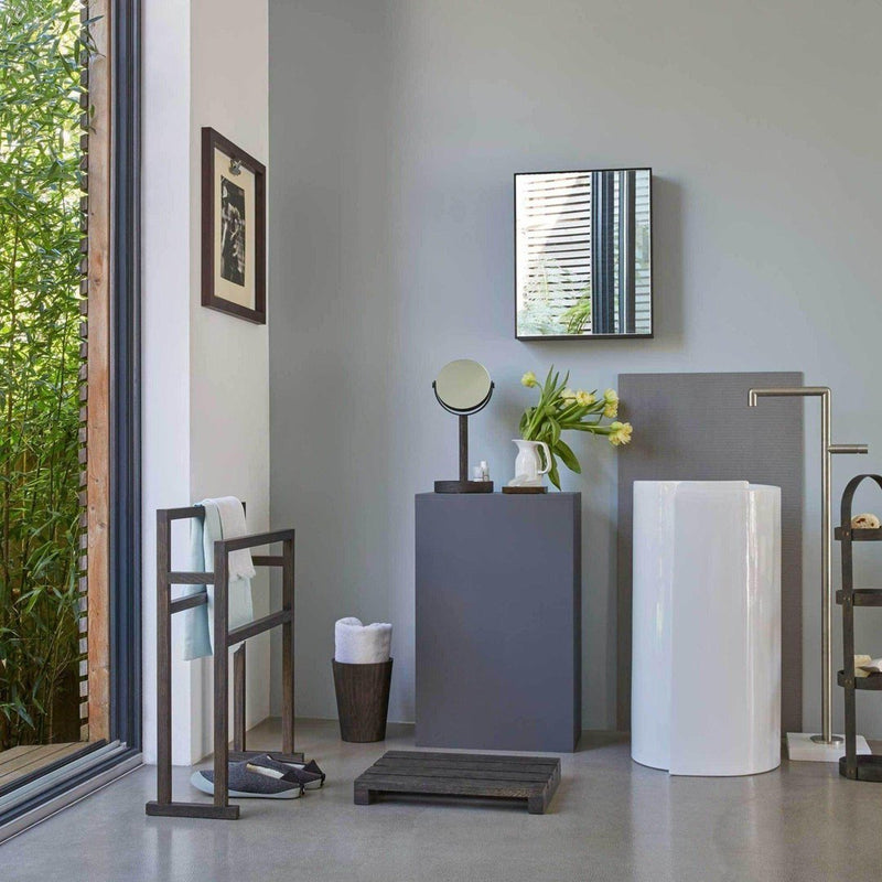 Duckboard Apartment - Dark oak