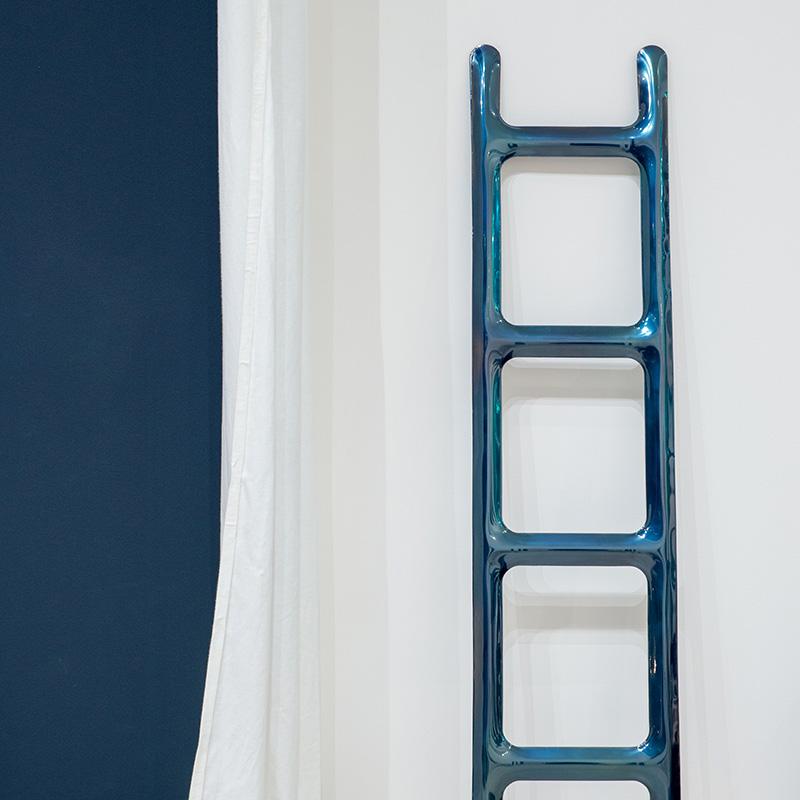 Heat Collection Drab Clothes Hanger - Cosmic Blue - Zieta