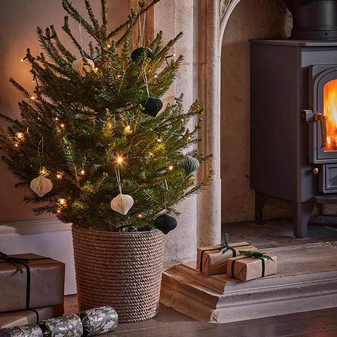 Jute Christmas Tree Bucket – Lime Lace