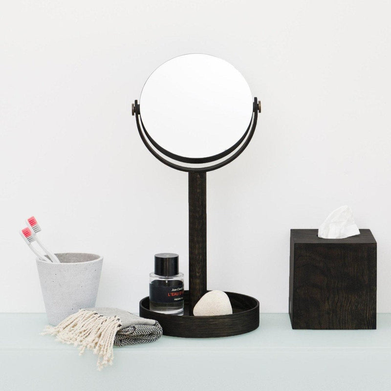 Magnify Mirror Close-Up - Dark Oak