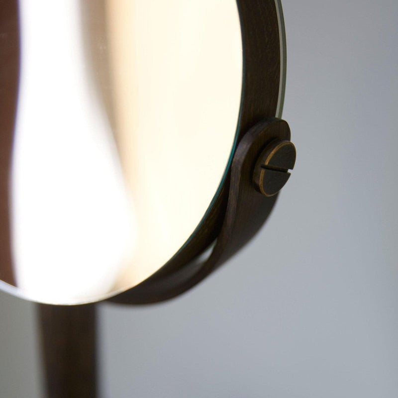 Magnify Mirror Close-Up - Dark Oak