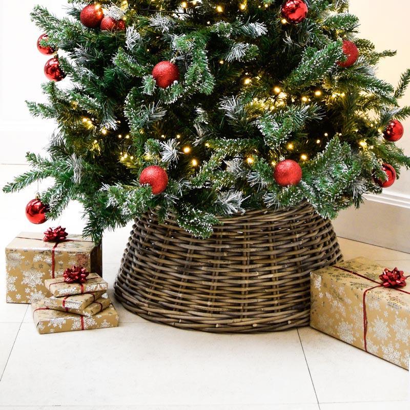 Round Woven Wicker Xmas Tree Skirt