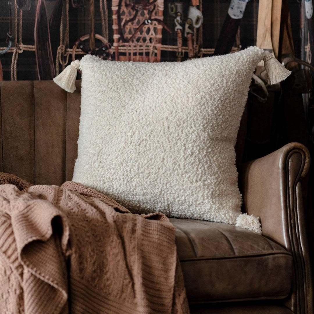 Schaffell Boucle Cushion - Mind The Gap