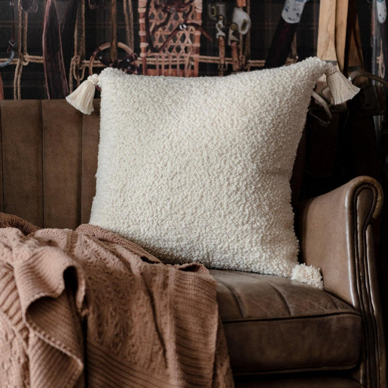 Schaffell Boucle Cushion - Mind The Gap