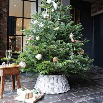 White Round Woven Wicker Xmas Tree Skirt